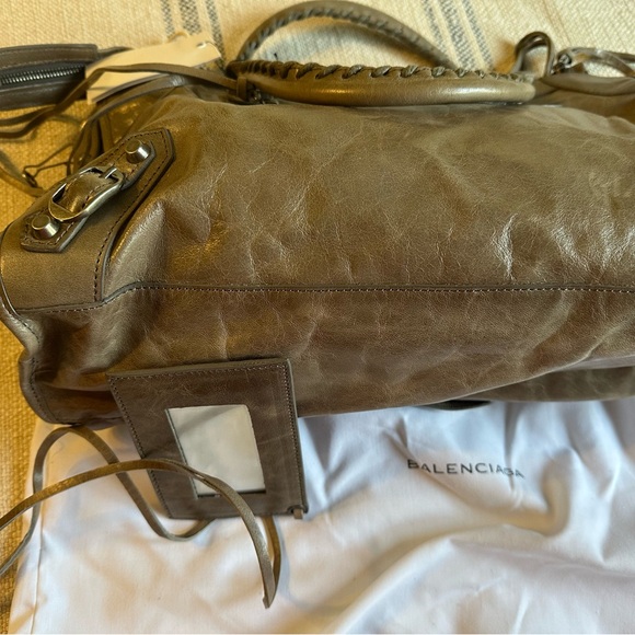 Balenciaga Women's Taupe Leather Bag - Picture 7 of 10